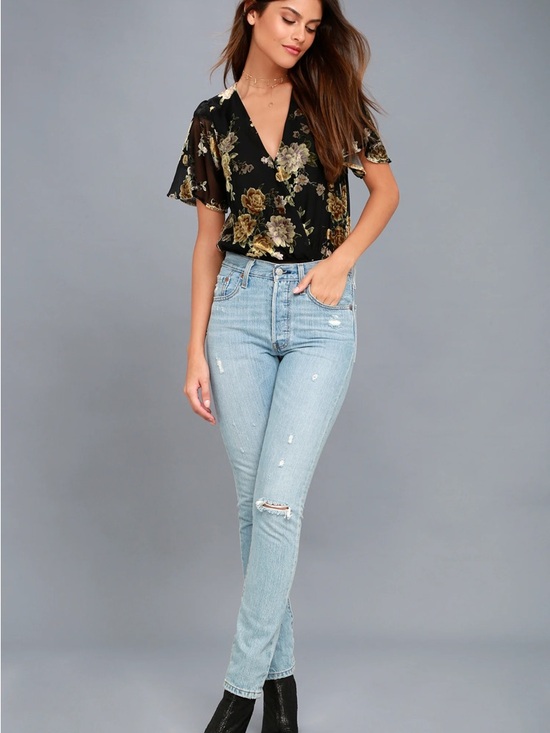 ASTR The Label Womens Body Suit Short Sleeve V Neck Floral Med Velvet Burnout - Picture 12 of 12